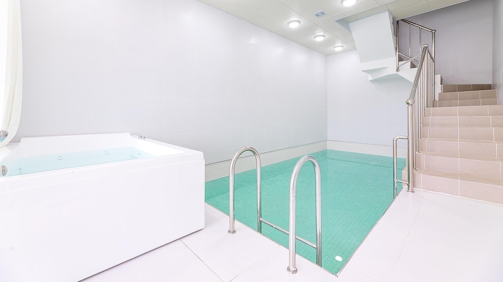 yeosu nukim poolvilla