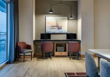 hyatt place kent narrows and marina