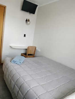 White Horse Inn Restaurant & Motel,Palmerston North>>Longburn,3 star