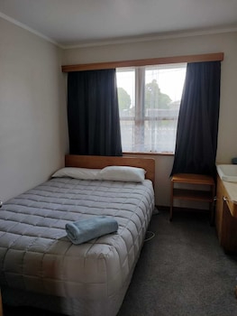White Horse Inn Restaurant & Motel,Palmerston North>>Longburn,3 star
