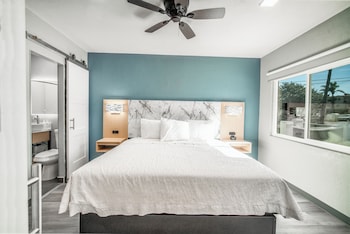 pacific inn and suites