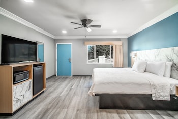 pacific inn and suites