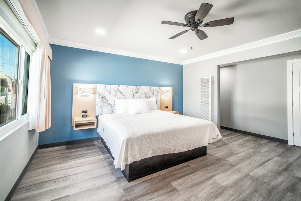 pacific inn and suites