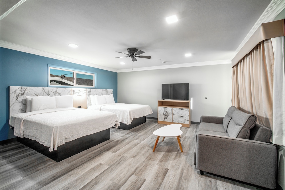 pacific inn and suites