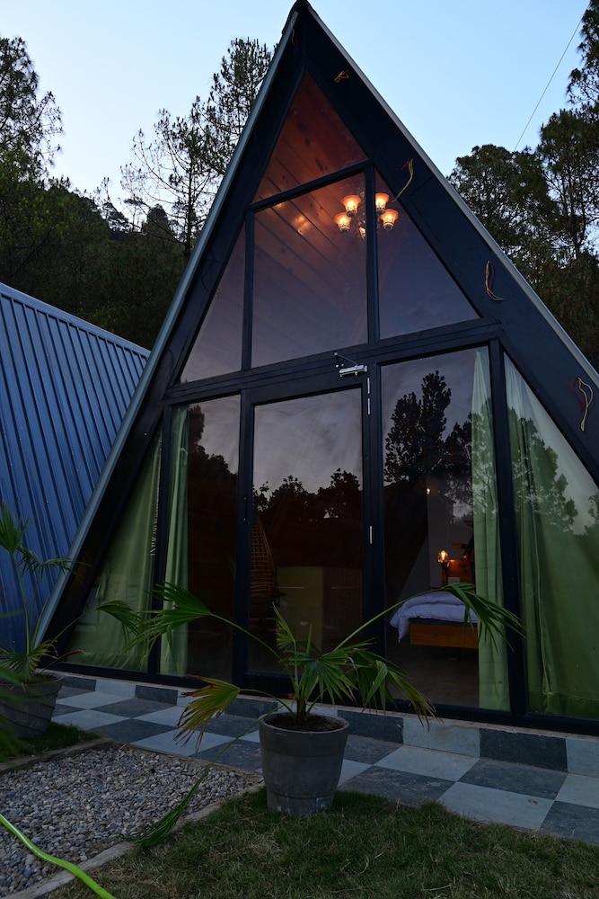 paradise pool resort