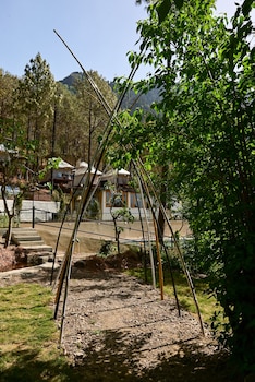 Paradise Pool Resort,Smanora Range>>Nainital,4 star