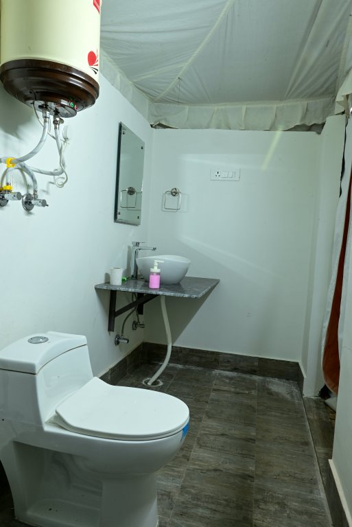 paradise pool resort