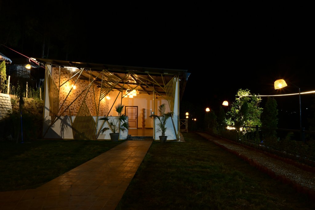 paradise pool resort