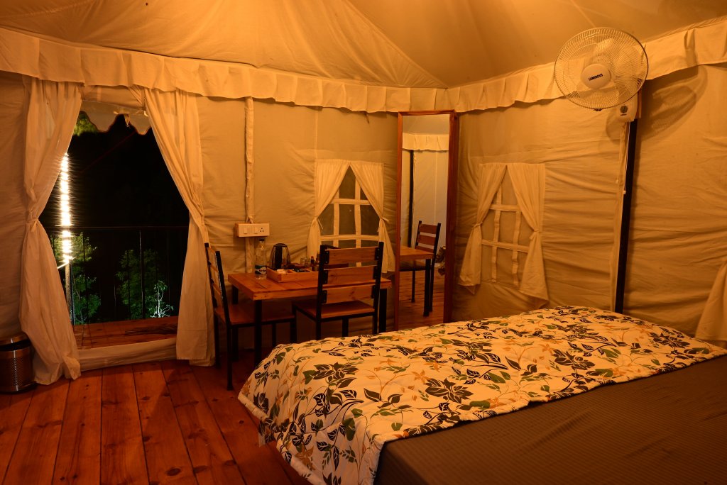 paradise pool resort