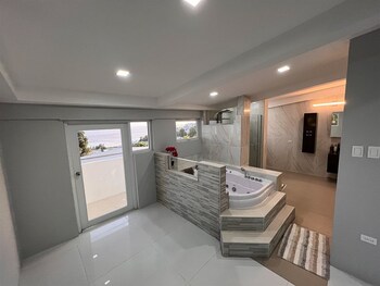 glencoe townhome with loft jacuzzi and pool