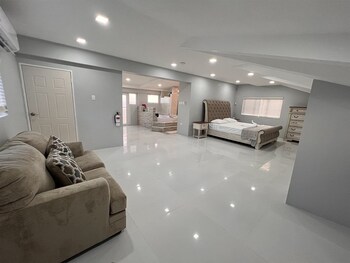 glencoe townhome with loft jacuzzi and pool