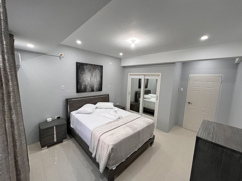 glencoe townhome with loft jacuzzi and pool