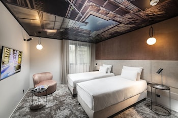 three corners downtown hotel