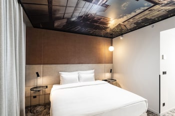 three corners downtown hotel