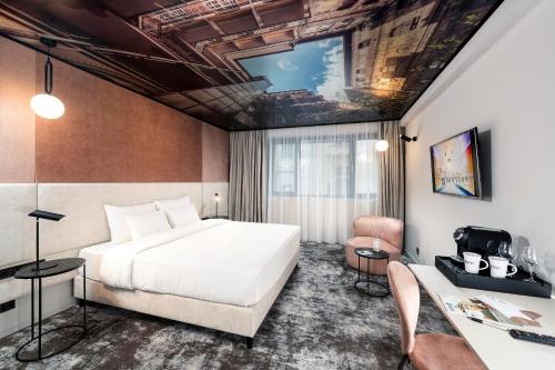 three corners downtown hotel