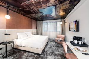 three corners downtown hotel
