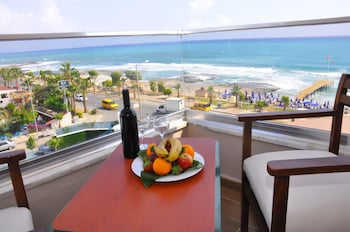 club bayar beach hotel