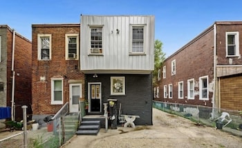 stylish 4 bedroom home near philadelphia