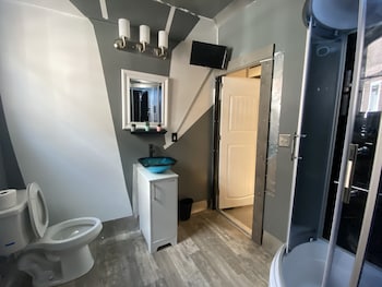 stylish 4 bedroom home near philadelphia