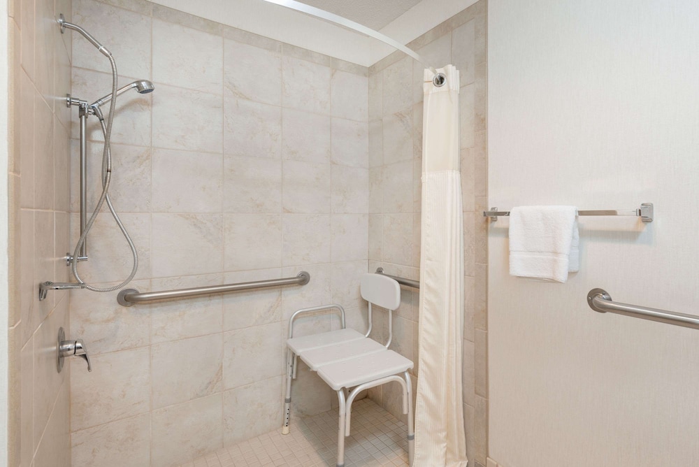 baymont by wyndham hot springs