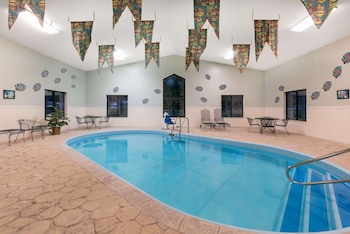 baymont by wyndham hot springs