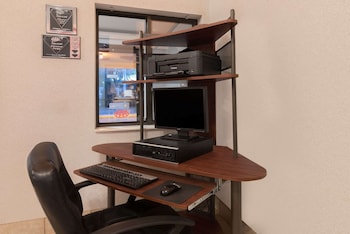 baymont by wyndham hot springs