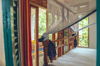 asante sana beachfront hotel