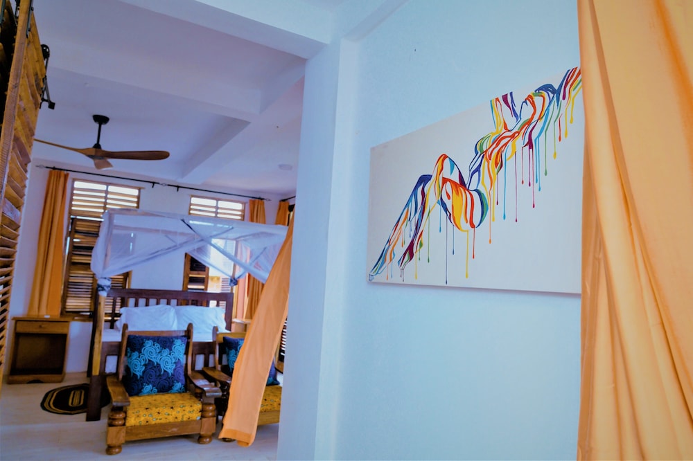 asante sana beachfront hotel