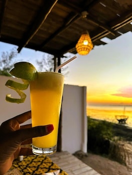 asante sana beachfront hotel