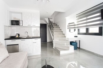aeonian luxury suites