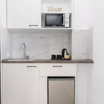aeonian luxury suites