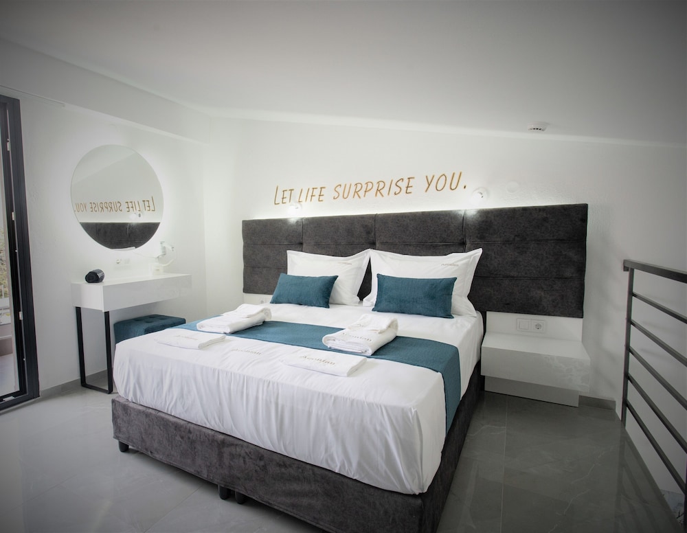 aeonian luxury suites