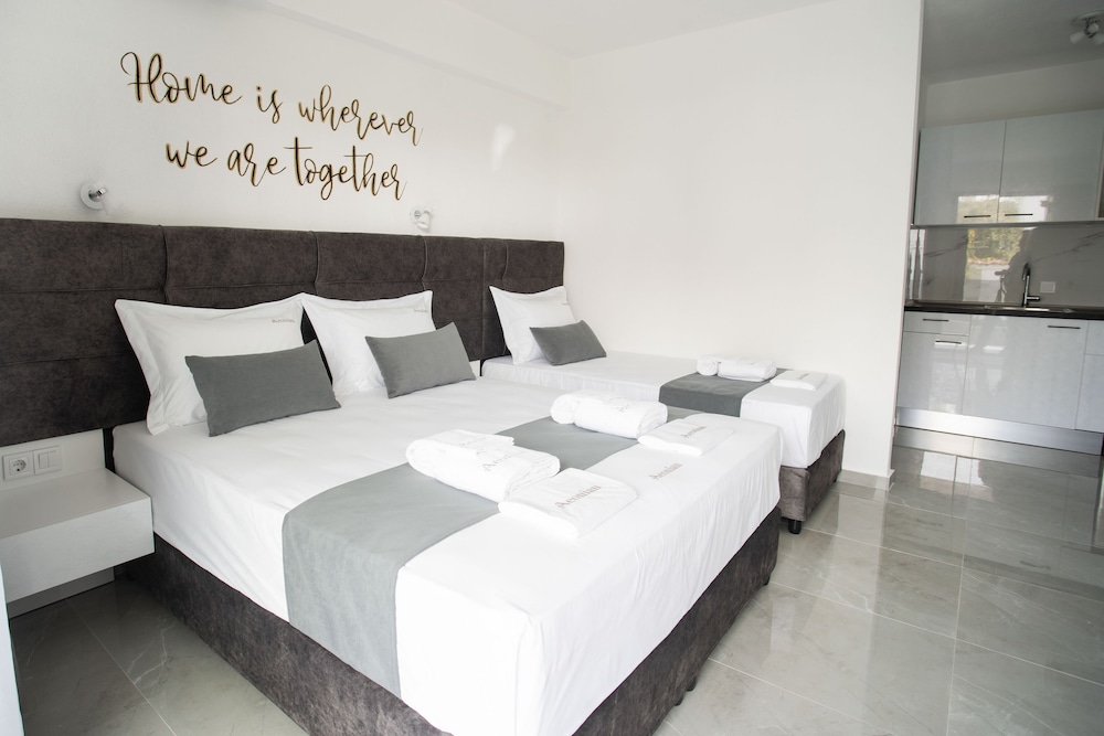 aeonian luxury suites