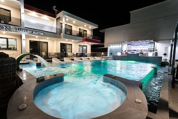 aeonian luxury suites