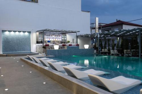 aeonian luxury suites