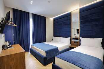 dukas hotel