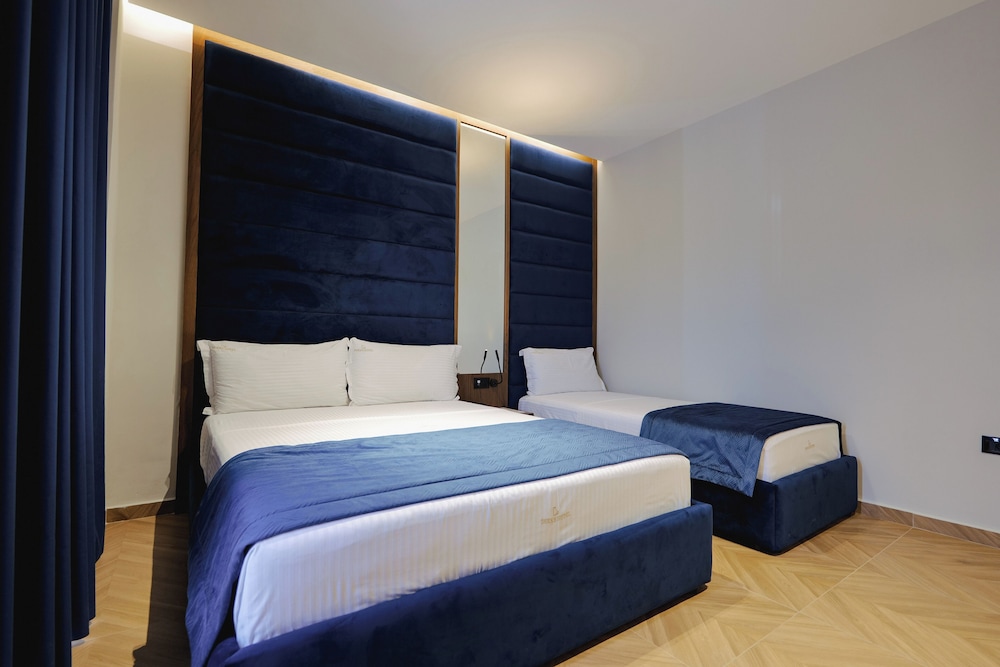 dukas hotel