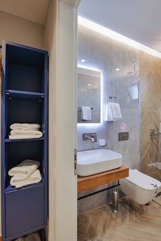 dukas hotel