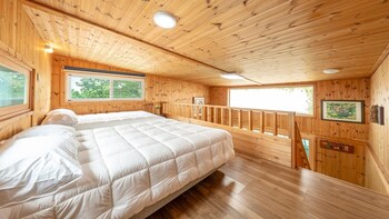 boryeong hidden village pool villa