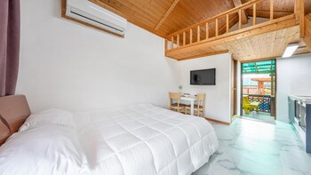 boryeong hidden village pool villa