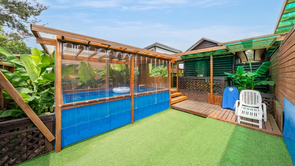 boryeong hidden village pool villa