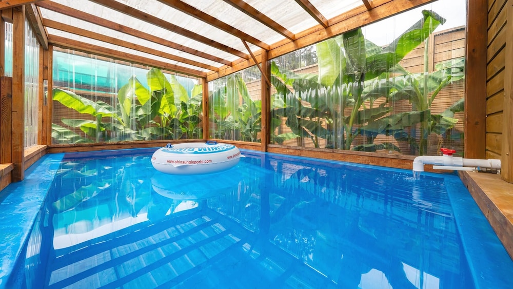 boryeong hidden village pool villa