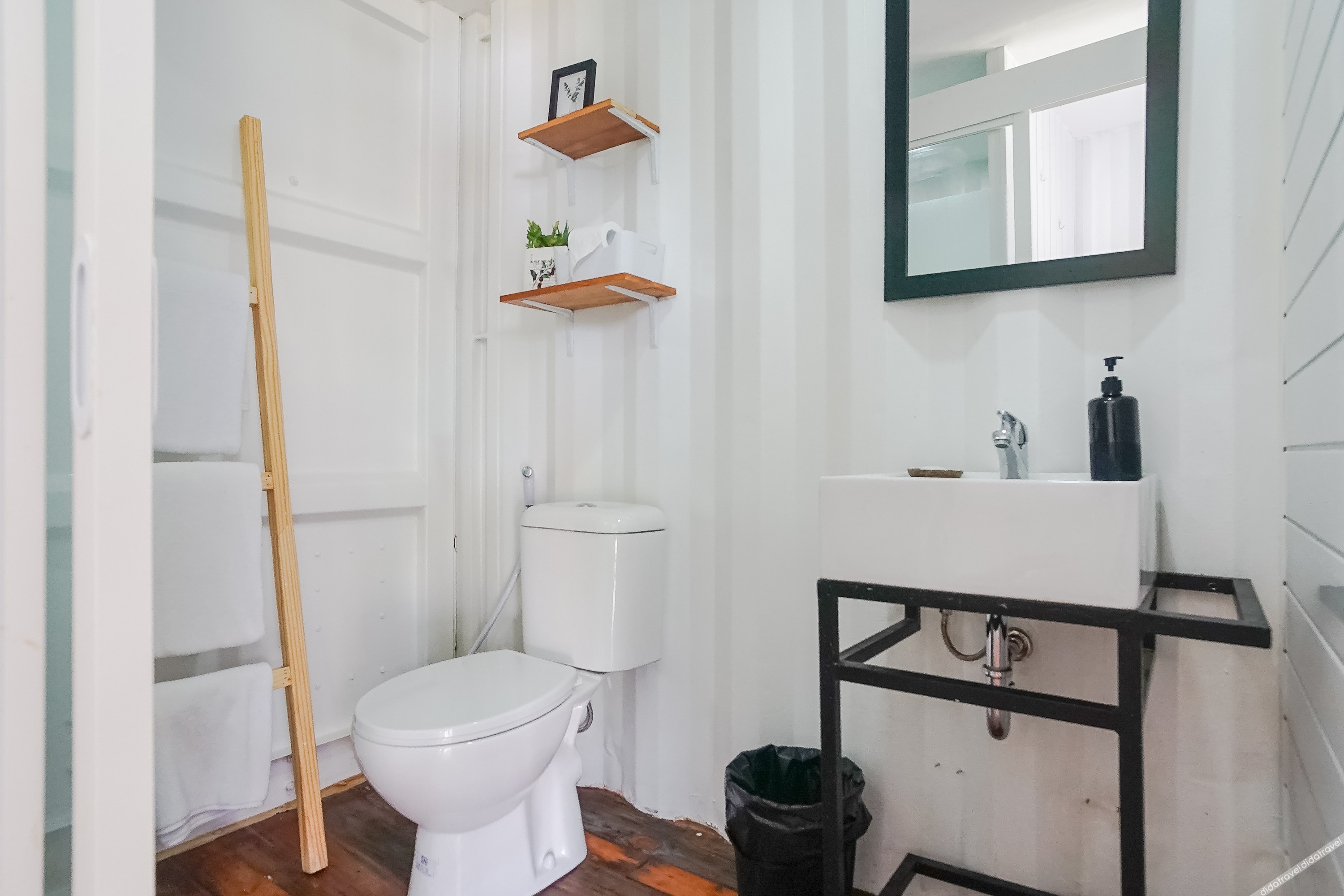 container smart stay by zuzu