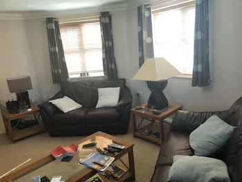 captivating apartment in copthorne near gatwick