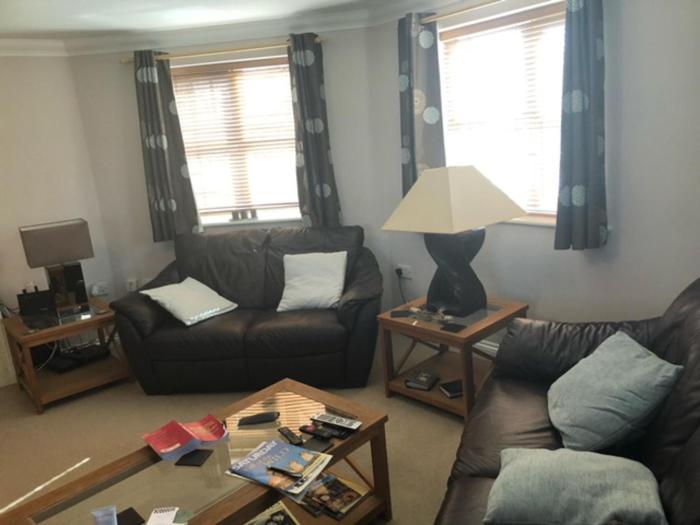 captivating apartment in copthorne near gatwick