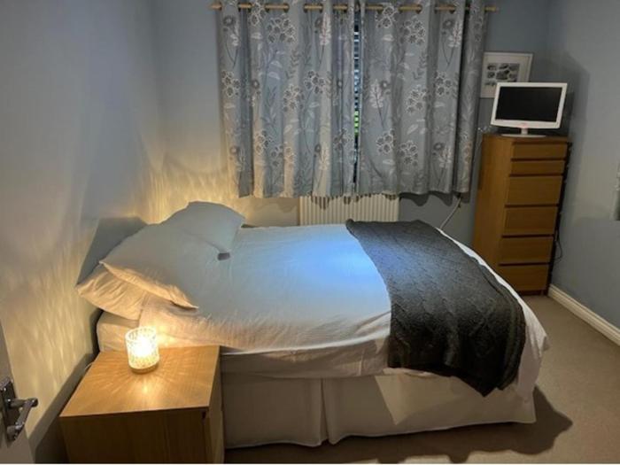 captivating apartment in copthorne near gatwick