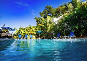 stylish 1r 1b apt near the beach and main street