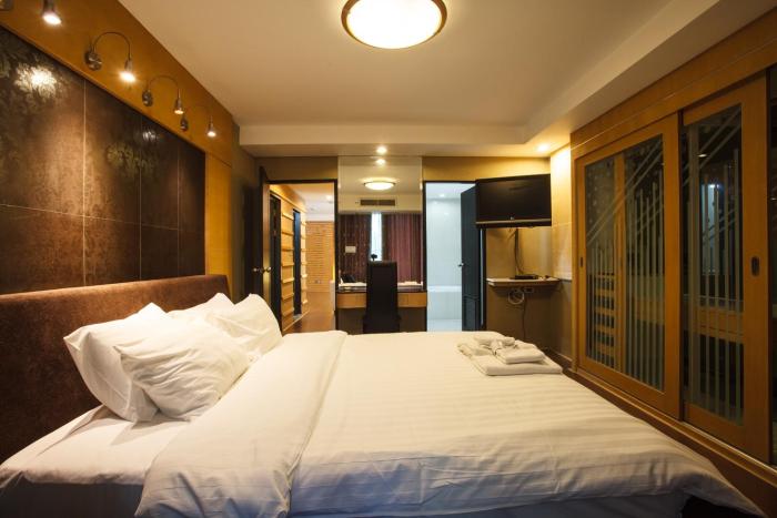 2bedrooms3baths bkk downtown near asoke btsmrt