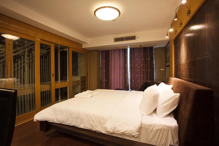 2bedrooms3baths bkk downtown near asoke btsmrt