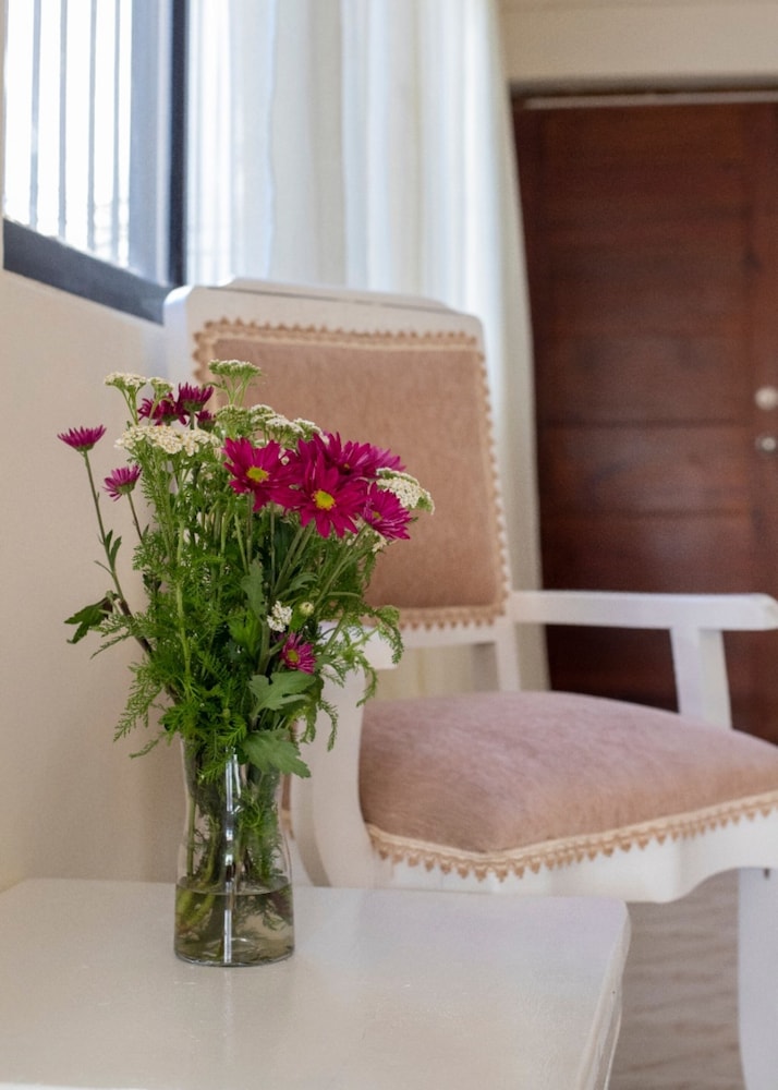 fully equipped 2br aptdt5mins to the beach